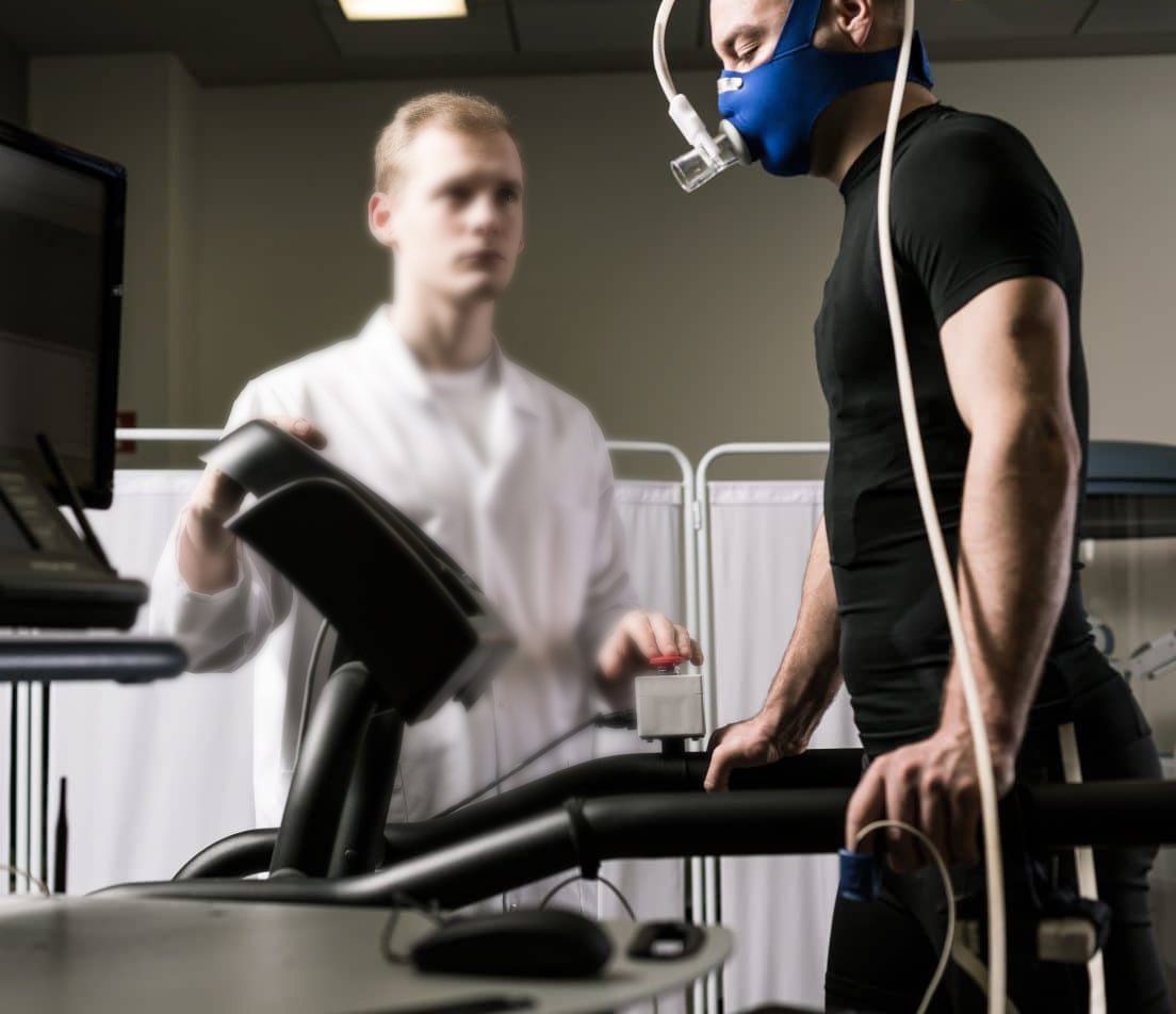 Paciente realizando teste de ergoespirometria